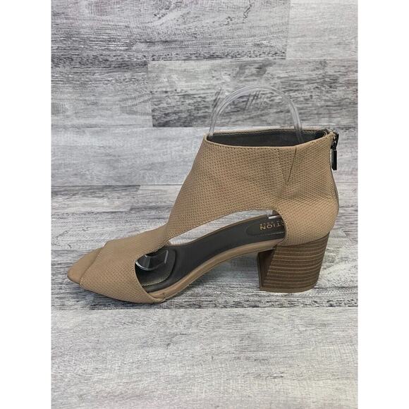 Kenneth Cole Reaction Beige Open Toe Block Heel Sandals Womens Size 8.5M - Picture 4 of 8